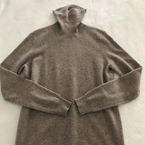 C by Bloomingdales cashmere sweater